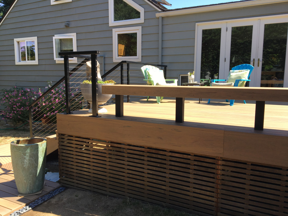 Magnolia stepped deck with cable rail
